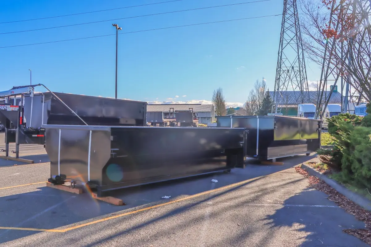 Professional dumpster rental and junk removal service in Val Verde Park